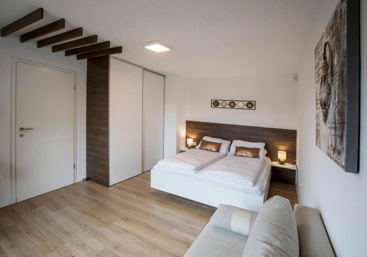 Apartments Vila Apolonia Ljubljana Kültér fotó